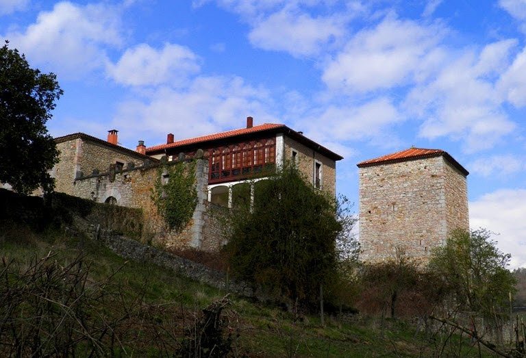 Torre y palacio de los Ferrera, Spain